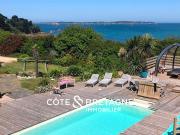 Villa avec piscine et jardin