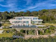 Villa avec piscine et jardin