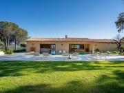 Villa avec piscine et jardin