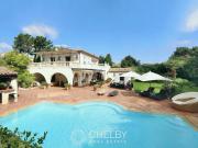 Villa avec piscine et jardin