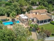 Villa avec piscine et jardin