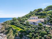 Villa avec piscine et jardin