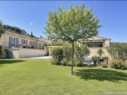 Villa avec piscine et jardin