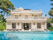 Villa avec piscine et jardin