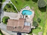 Villa avec piscine et jardin