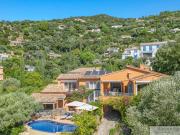 Villa avec piscine et jardin