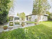 Villa avec piscine et jardin