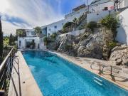 Villa avec piscine et jardin