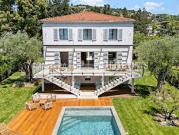 Villa avec piscine et jardin