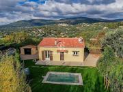 Villa avec piscine et jardin