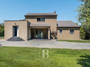 Villa avec piscine et jardin