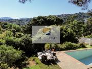 Villa avec piscine et jardin