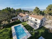 Villa avec piscine et jardin