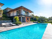 Villa avec piscine et jardin