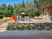 Villa avec piscine et jardin
