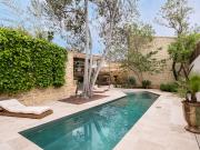 Villa avec piscine et jardin