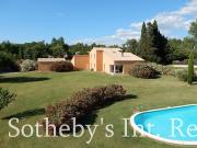 Villa avec piscine et jardin