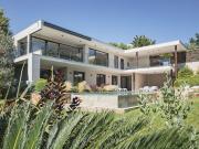 Villa avec piscine et jardin