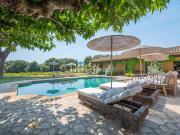 Villa avec piscine et jardin