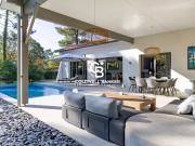 Villa avec piscine et jardin