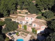 Villa avec piscine et jardin