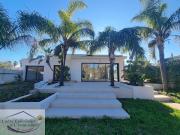 Villa avec piscine et jardin