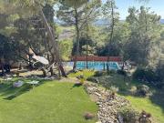 Villa avec piscine et jardin