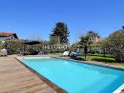 Villa avec piscine et jardin
