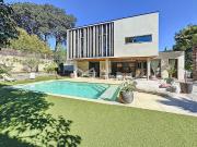 Villa avec piscine et jardin