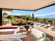 Villa avec piscine et jardin