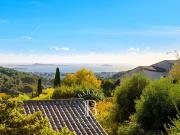 Villa avec piscine et jardin