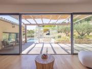 Villa avec piscine et jardin