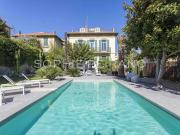 Villa avec piscine et jardin