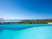 Villa avec piscine et jardin