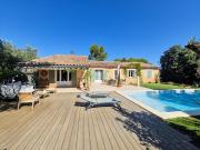 Villa avec piscine et jardin