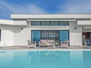 Villa avec piscine et terrasse