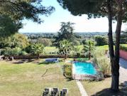 Villa avec piscine et terrasse