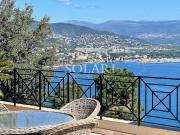 Villa avec piscine et terrasse