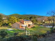 Villa avec piscine et terrasse