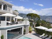 Villa avec piscine et terrasse