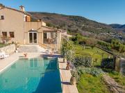 Villa avec piscine et terrasse