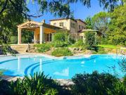 Villa avec piscine et terrasse