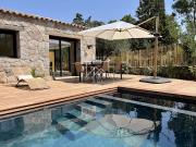 Villa avec piscine et terrasse