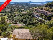 Villa avec piscine et terrasse