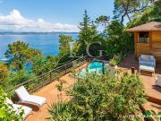 Villa avec piscine et terrasse