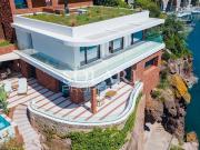 Villa avec piscine et terrasse Villa avec piscine et terrasse