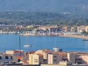 Villa avec piscine et terrasse