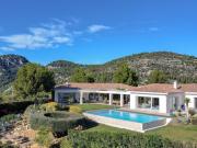 Villa avec piscine et terrasse