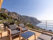 Villa avec piscine et terrasse