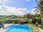 Villa avec piscine et terrasse